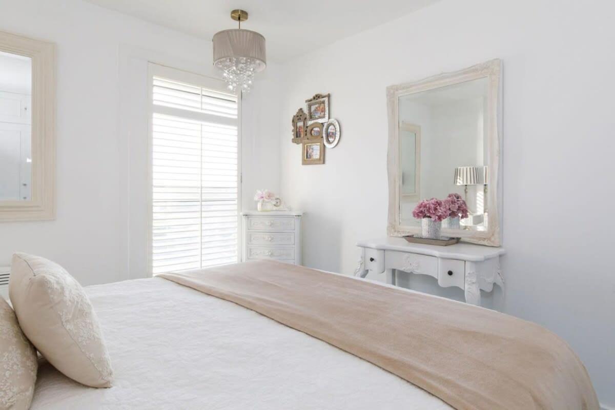Two Bed Seafront Escape In East Wittering Apartment Екстериор снимка