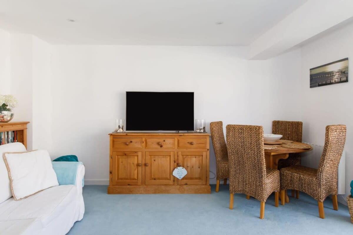 Two Bed Seafront Escape In East Wittering Apartment Екстериор снимка