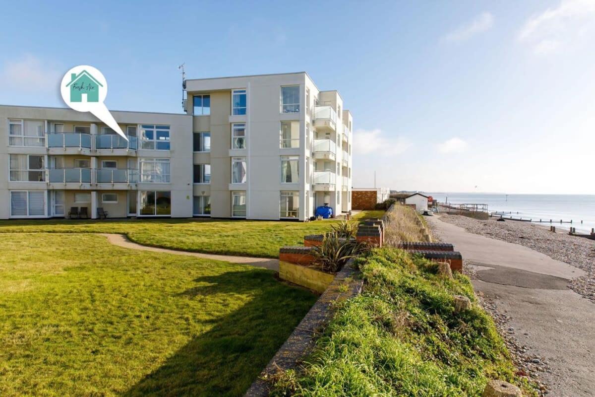 Two Bed Seafront Escape In East Wittering Apartment Екстериор снимка