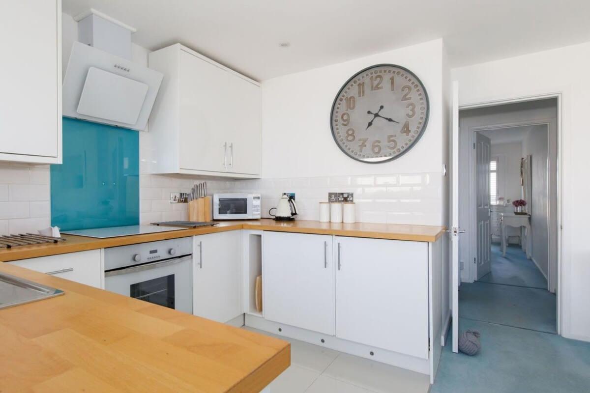 Two Bed Seafront Escape In East Wittering Apartment Екстериор снимка