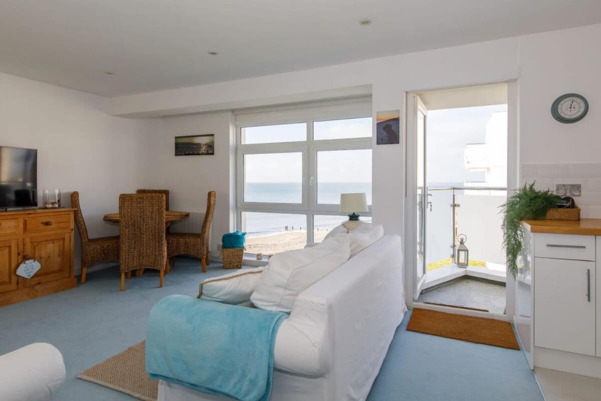 Two Bed Seafront Escape In East Wittering Apartment Екстериор снимка