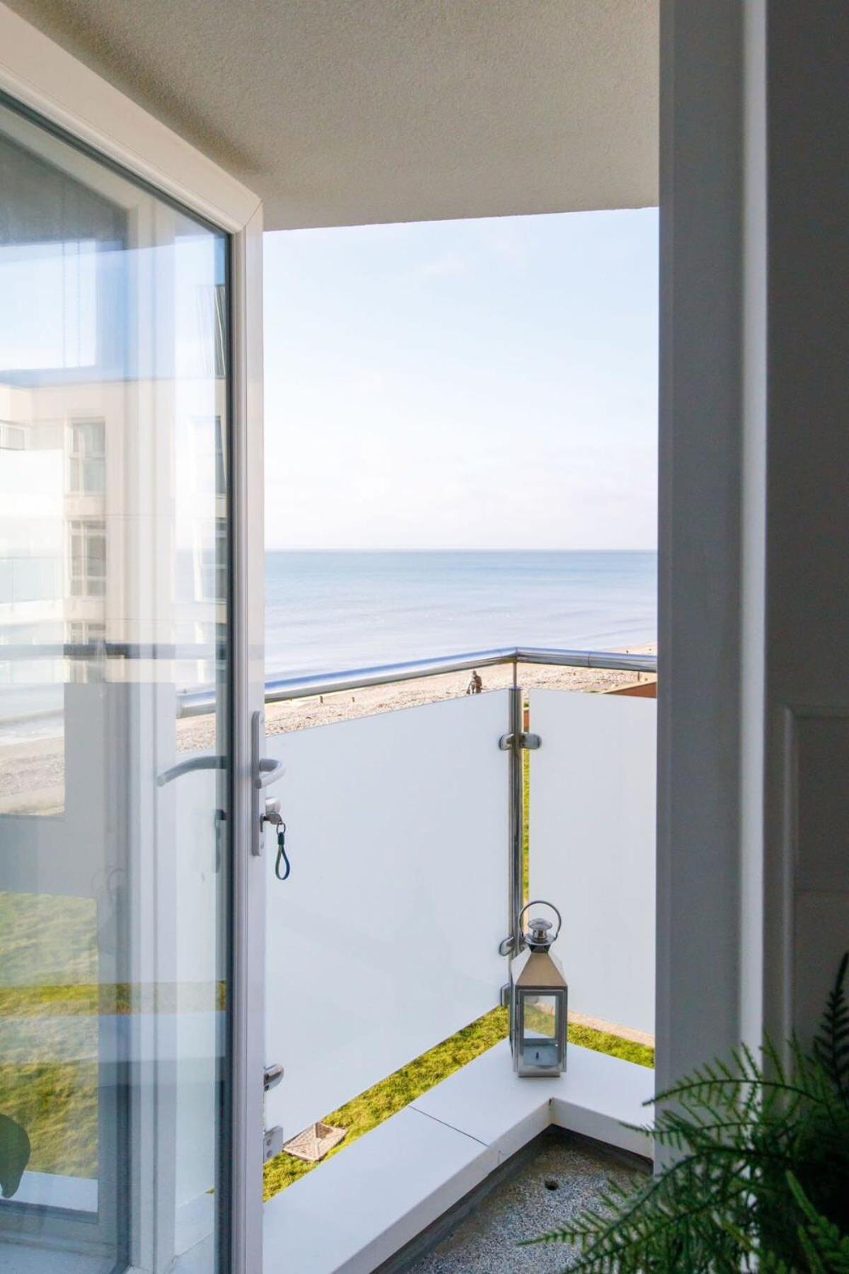 Two Bed Seafront Escape In East Wittering Apartment Екстериор снимка